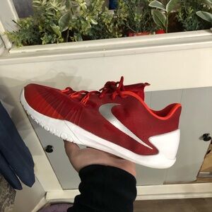 Men’s Nike Hyperchase ‘University Red size 11.5